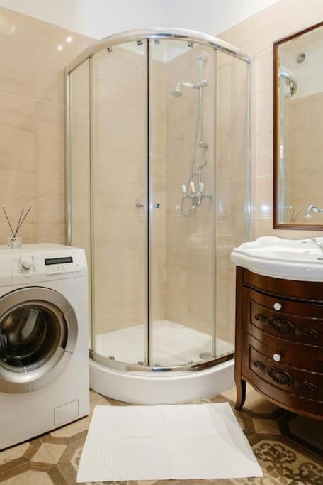 Luxury Old Town Apartment Kaunas Bagian luar foto